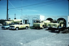 Staion 40 - 245 W Ina - L-R Shop 838, unknown cars, Shop 71 aka Creeping Jesus, Shop 59.